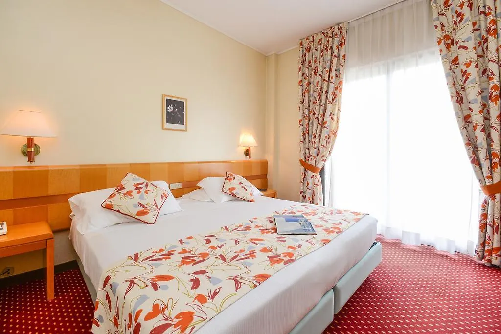 Hotel Oliveto Desenzano del Garda 4*,