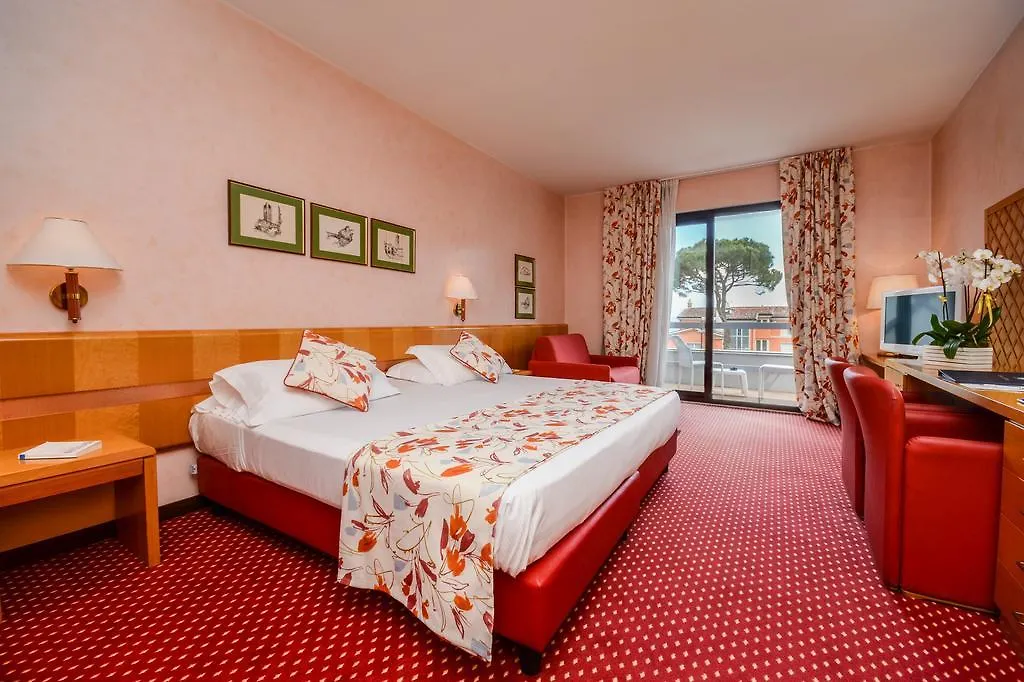 Hotel Oliveto Desenzano del Garda 4*,  Itálie