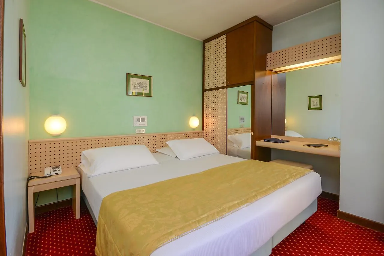 Hotel Oliveto Desenzano del Garda 4*,